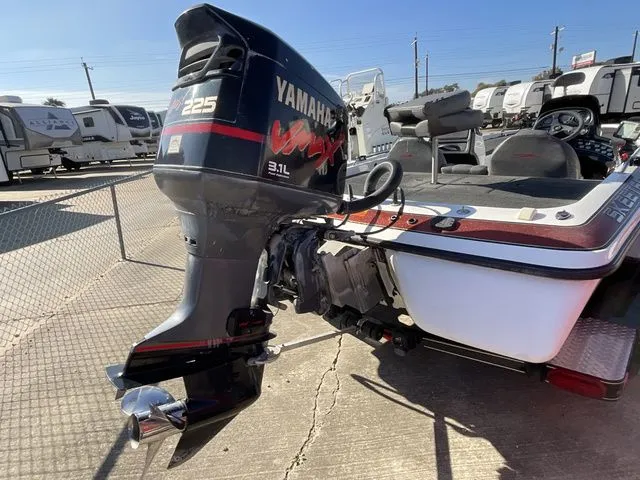 Slide: The Image of Skeeter ZX225 2002 - 6