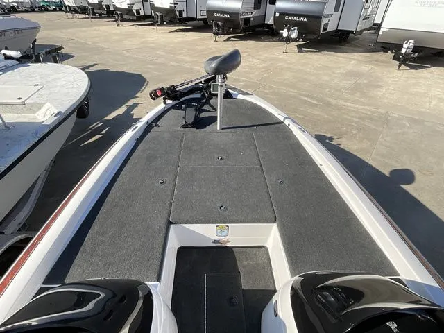 Slide: The Image of Skeeter ZX225 2002 - 7