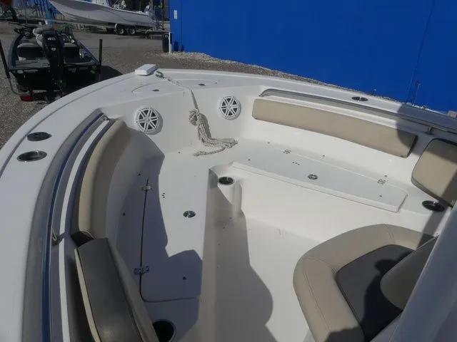 Slide: The Image of Tidewater 210 LXF 2019 - 13