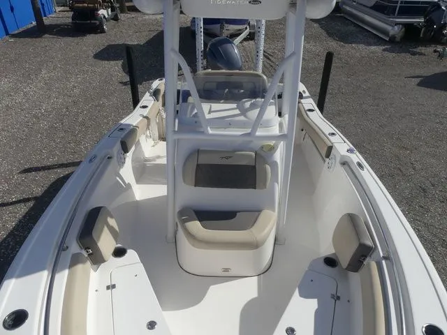 Slide: The Image of Tidewater 210 LXF 2019 - 14