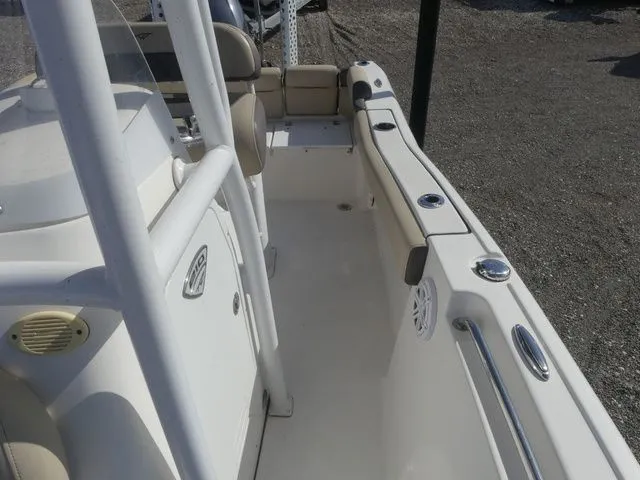Slide: The Image of Tidewater 210 LXF 2019 - 15