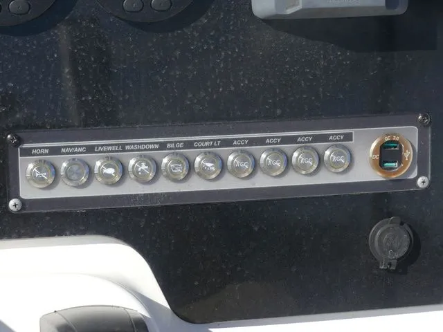 Slide: The Image of Tidewater 210 LXF 2019 - 21