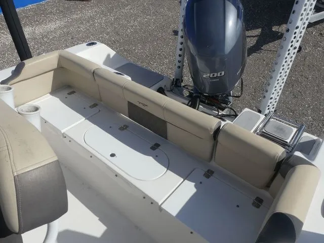 Slide: The Image of Tidewater 210 LXF 2019 - 26