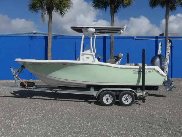 Slide: The Image of Tidewater 210 LXF 2019 - 7