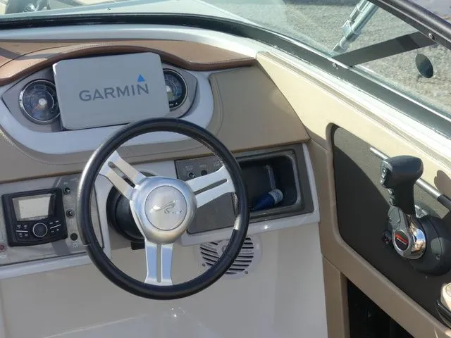 Slide: The Image of Sea Ray SDX 240 OB 2017 - 15