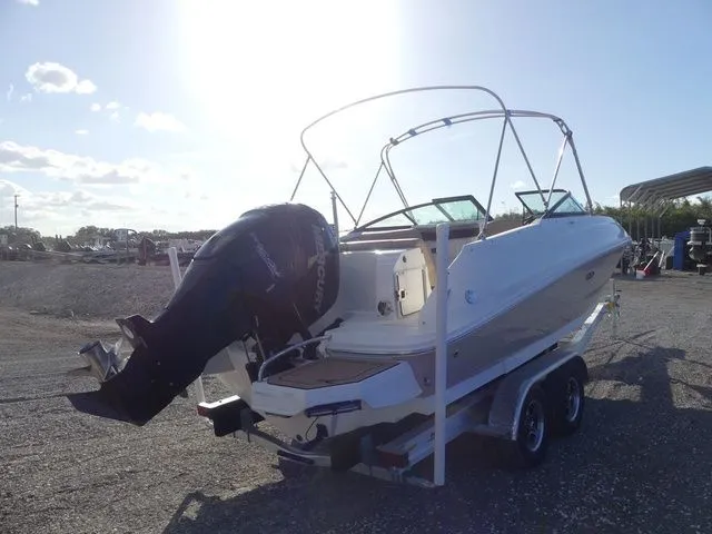 Slide: The Image of Sea Ray SDX 240 OB 2017 - 4
