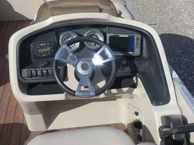 Slide: The Image of Avalon Catalina Platinum Quad Lounge 25' 2017 - 18