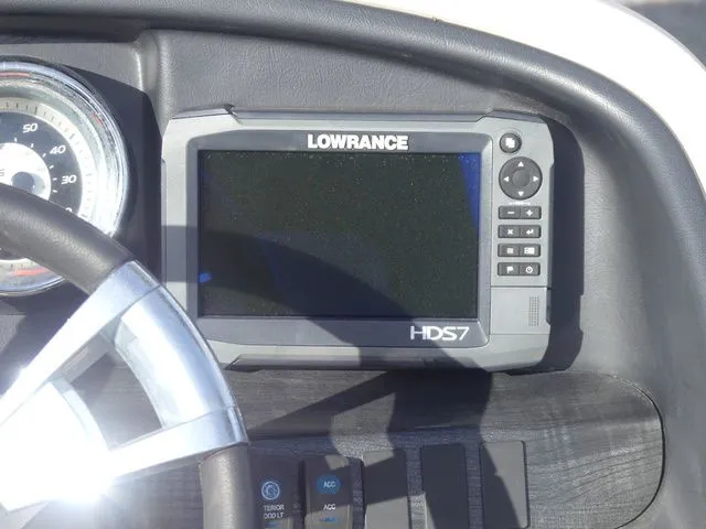 Slide: The Image of Avalon Catalina Platinum Quad Lounge 25' 2017 - 20