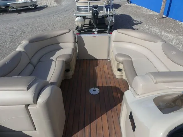 Slide: The Image of Avalon Catalina Platinum Quad Lounge 25' 2017 - 25