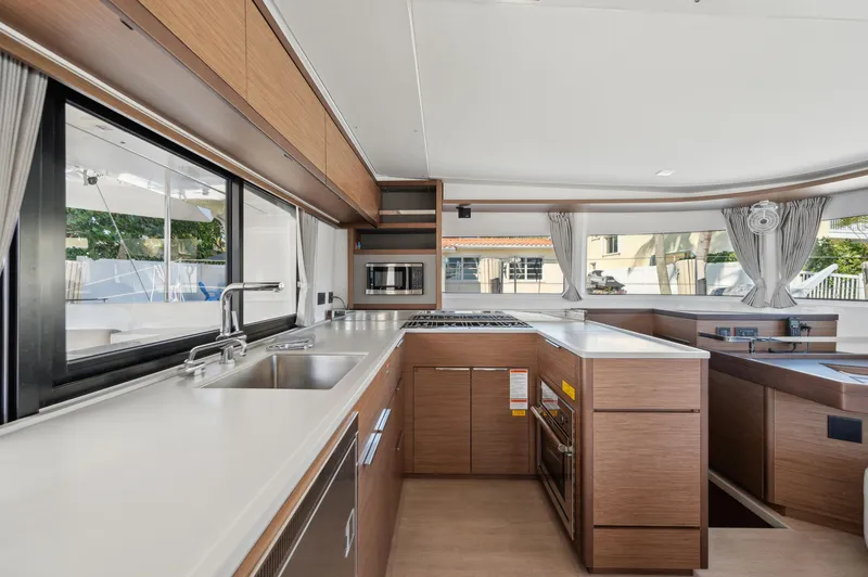 Slide: The Image of Lagoon 46 2022 - 52