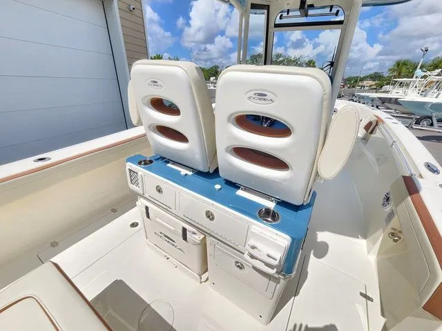Slide: The Image of Cobia 265 Open Center Console 2025 - 13