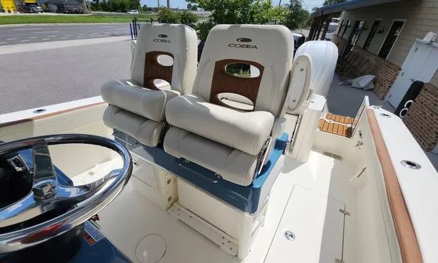 Slide: The Image of Cobia 265 Open Center Console 2025 - 16