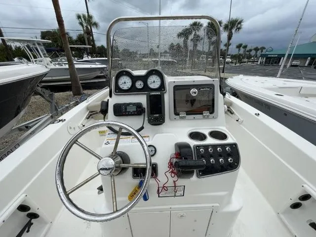 Slide: The Image of NauticStar 211 Angler 2016 - 11