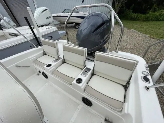 Slide: The Image of NauticStar 211 Angler 2016 - 13