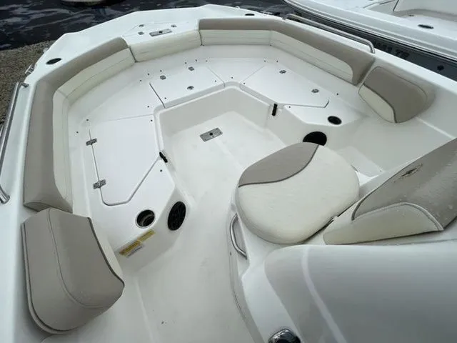 Slide: The Image of NauticStar 211 Angler 2016 - 15