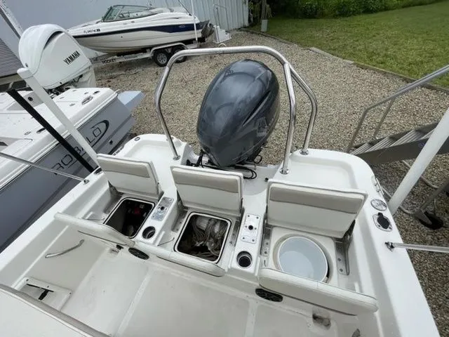 Slide: The Image of NauticStar 211 Angler 2016 - 17