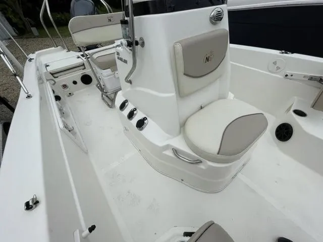 Slide: The Image of NauticStar 211 Angler 2016 - 7