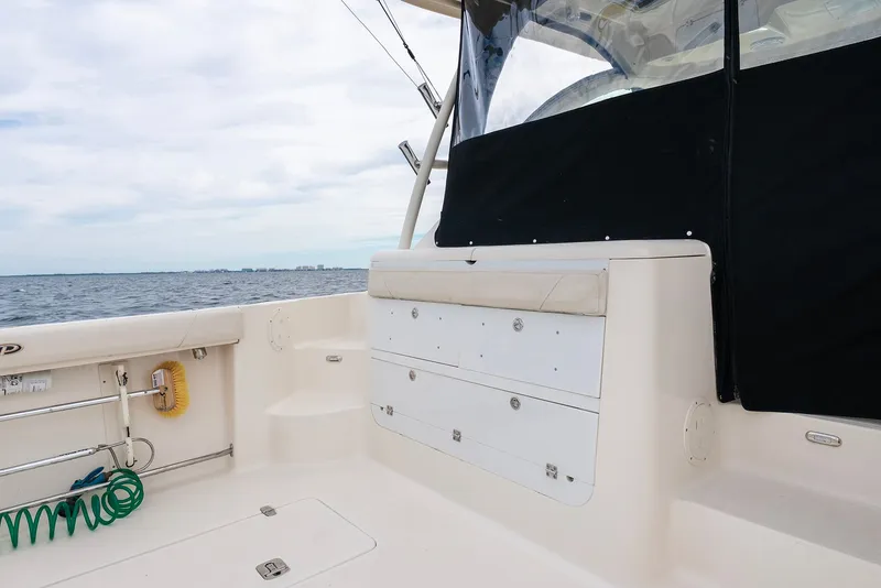 Slide: The Image of Pursuit OS 345 Offshore 2012 - 30