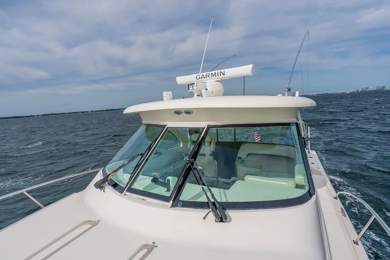 Slide: The Image of Pursuit OS 345 Offshore 2012 - 43