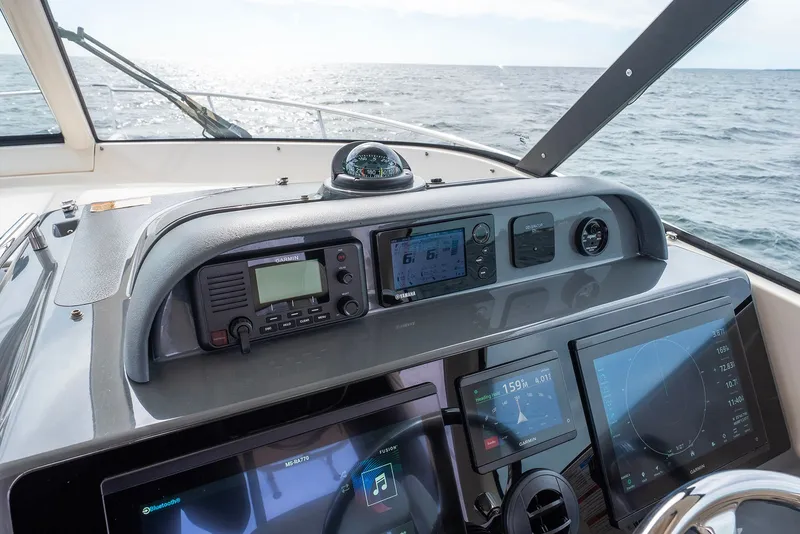 Slide: The Image of Pursuit OS 345 Offshore 2012 - 44