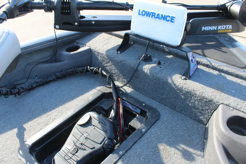 Slide: The Image of 2018 Tracker Pro Team 175 TF boat deck with Lowrance and Minn Kota Maxxum equipment. - 14