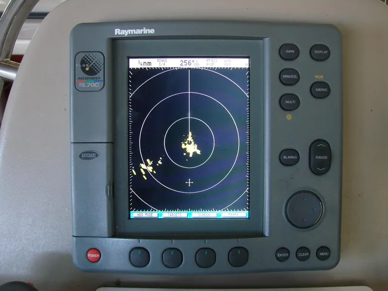 Slide: The Image of Raymarine radar on 2001 Sea Ray 340 Sundancer. - 23