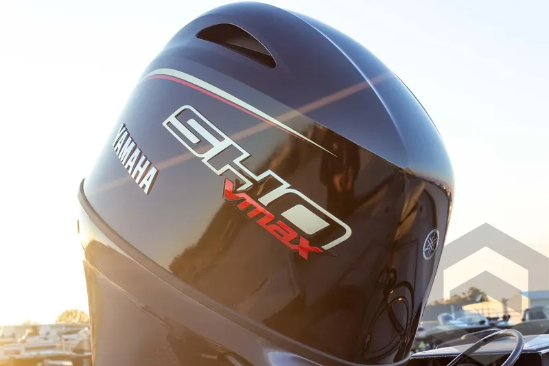 Slide: The Image of 2026 G3 Sportsman 1810 SE with Yamaha SHO VMAX engine in sunlight. - 39