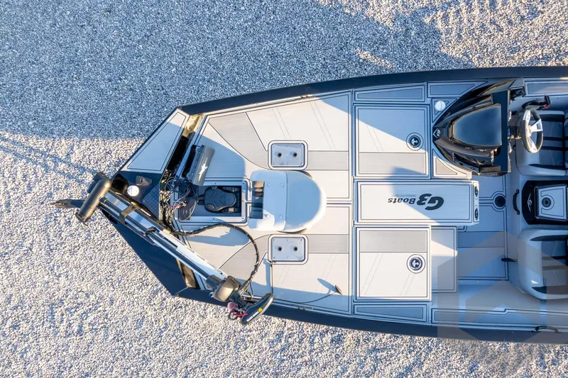 Slide: The Image of 2026 G3 Sportsman 1810 SE boat, top view, showcasing deck layout and seating. - 41