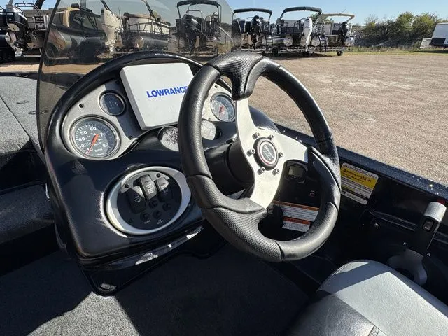 Slide: The Image of Triton 18XS DC 2012 - 12