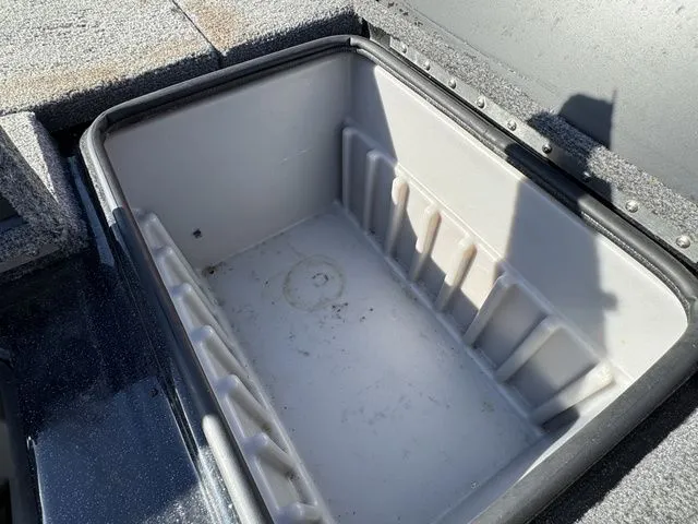 Slide: The Image of Triton 18XS DC 2012 - 16