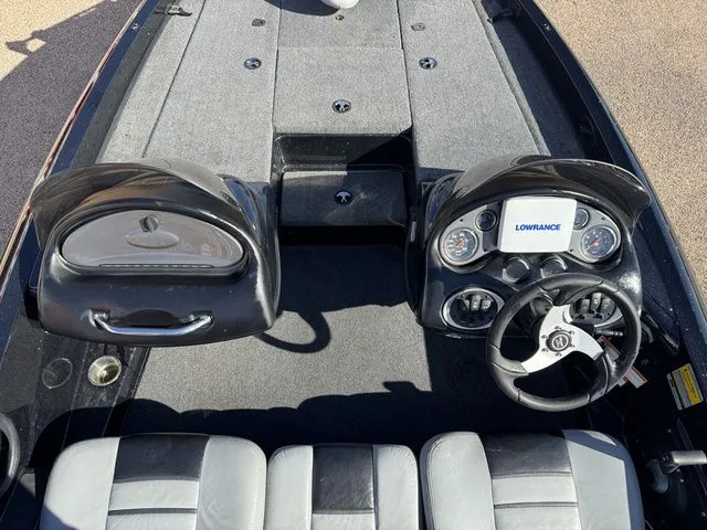 Slide: The Image of Triton 18XS DC 2012 - 7