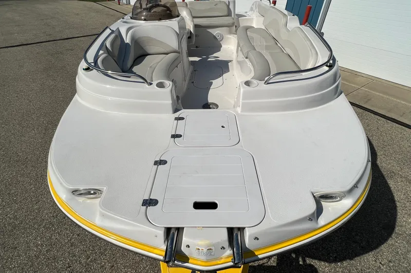 Slide: The Image of 2004 Starcraft Aurora 2000 I/O boat with spacious seating and sleek design. - 12