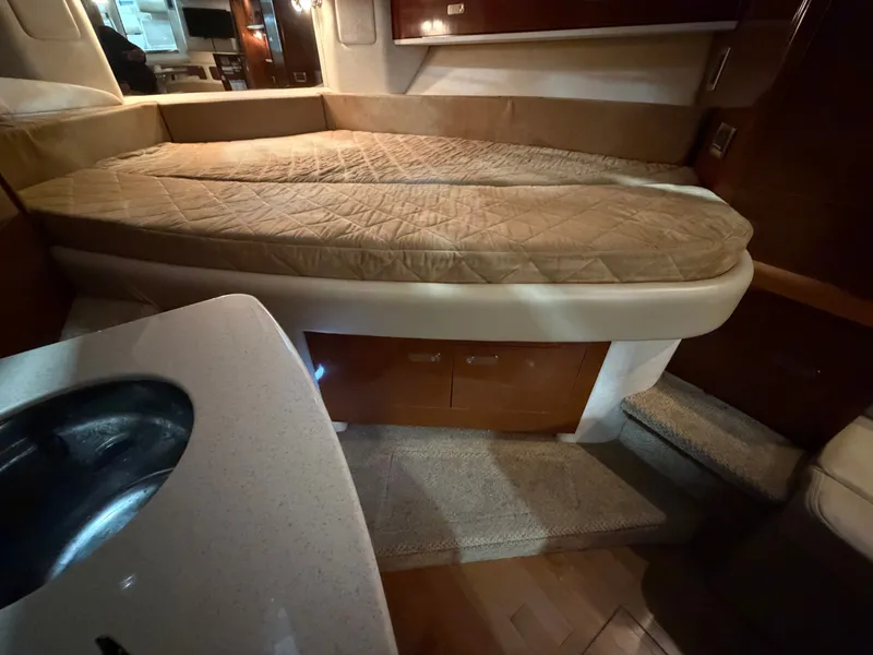 Slide: The Image of Sea Ray Sundancer 330 2010 - 16