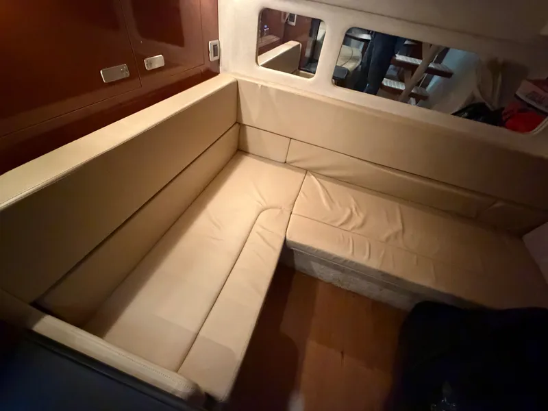 Slide: The Image of Sea Ray Sundancer 330 2010 - 19