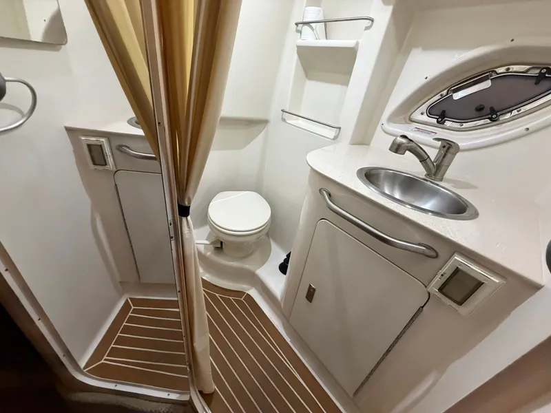 Slide: The Image of Sea Ray Sundancer 330 2010 - 20