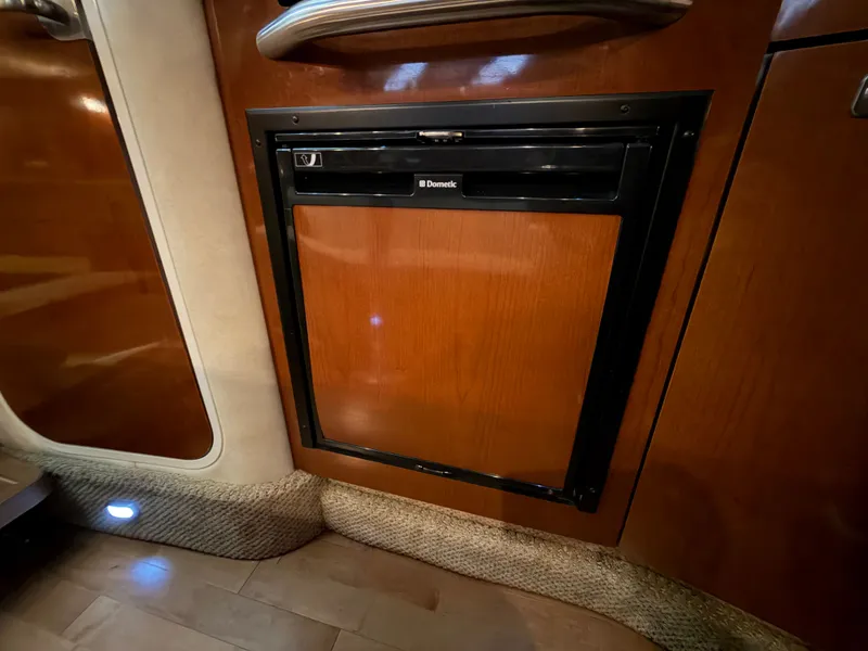 Slide: The Image of Sea Ray Sundancer 330 2010 - 23