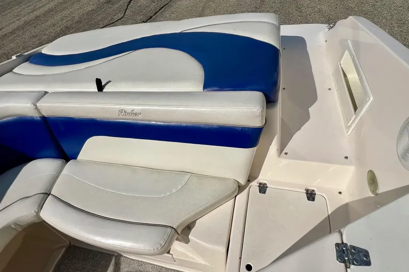 Slide: The Image of Engine compartment of a 2004 Rinker 232 Captiva Bowrider with MerCruiser 5.0 MPI engine. - 16