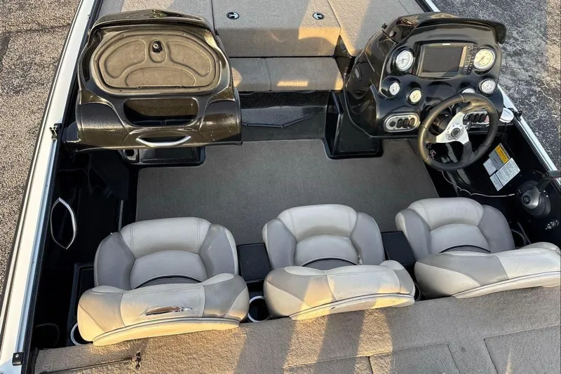 Slide: The Image of Interior of a 2013 Nitro Z-7 boat with four seats. - 10