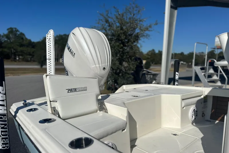 Slide: The Image of 2026 Pathfinder 2500 Hybrid boat with Yamaha engine, featuring sleek design and modern amenities. - 7