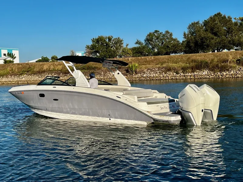 Slide: The Image of Sea Ray SDX 290 Outboard 2020 - 1