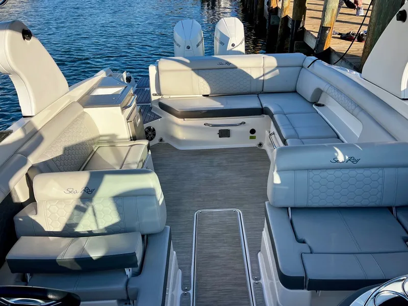 Slide: The Image of Sea Ray SDX 290 Outboard 2020 - 8