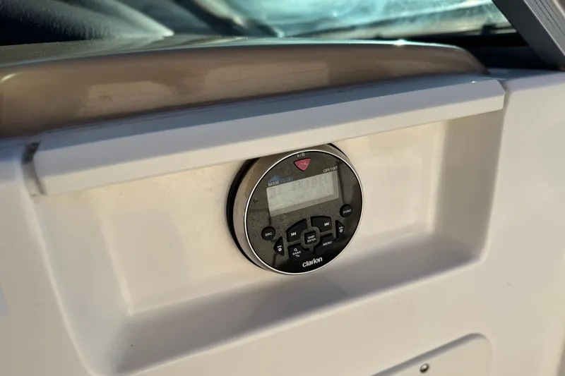 Slide: The Image of Control panel on 2019 Chaparral 21 H2O Ski & Fish boat dashboard. - 26