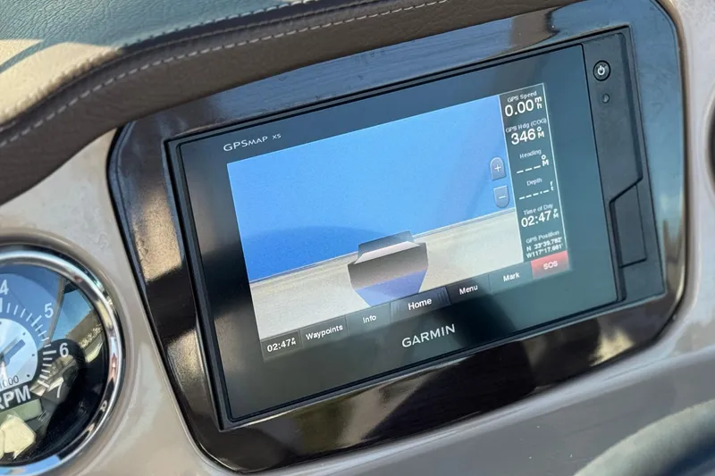 Slide: The Image of Garmin GPS display on 2019 Chaparral 21 H2O Ski & Fish boat dashboard. - 31