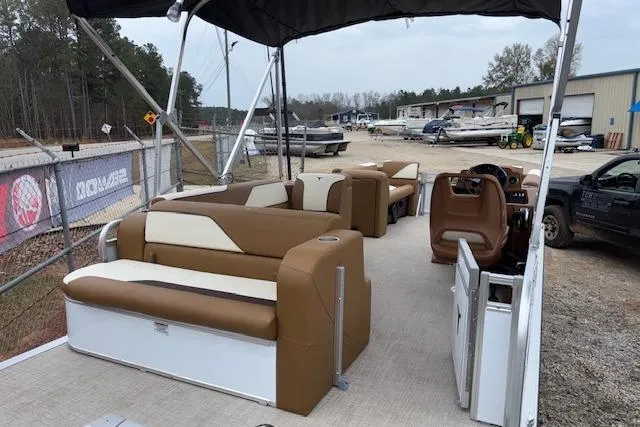 Slide: The Image of 2026 Tahoe Pontoon SP 2180 CRB with spacious seating and modern design. - 7