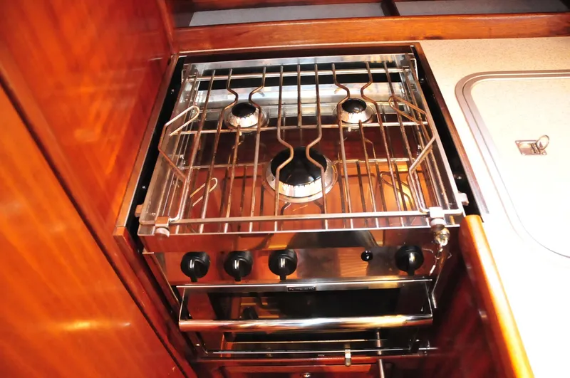 Slide: The Image of Stove in Bavaria 34 sailboat, year 2001. - 19