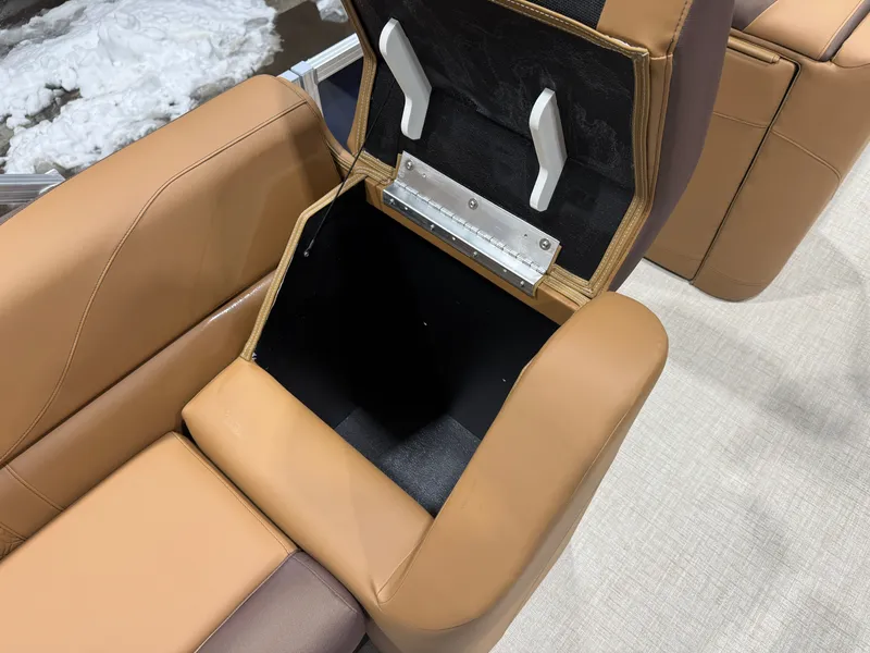 Slide: The Image of Tahoe LTZ 2385 Elite Cruise & Honda 4-Stroke EFI 2026 - 23