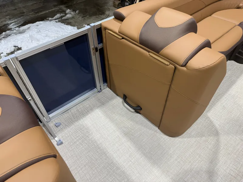 Slide: The Image of Tahoe LTZ 2385 Elite Cruise & Honda 4-Stroke EFI 2026 - 24