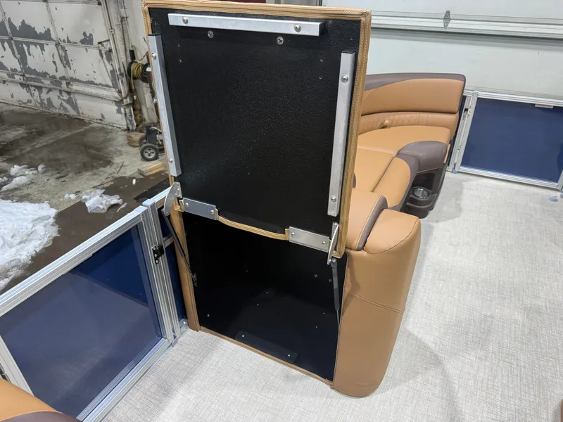 Slide: The Image of Tahoe LTZ 2385 Elite Cruise & Honda 4-Stroke EFI 2026 - 25