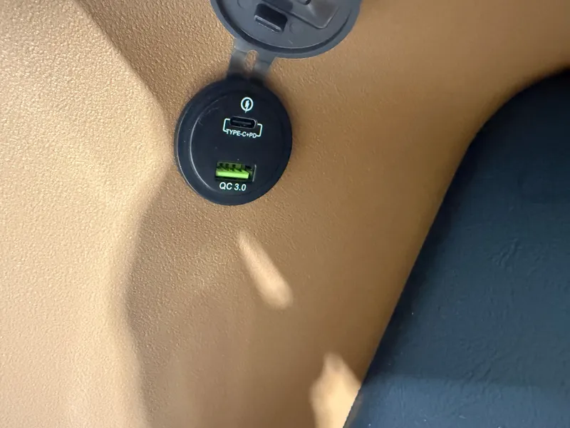 Slide: The Image of Tahoe LTZ 2385 Elite Cruise & Honda 4-Stroke EFI 2026 - 28