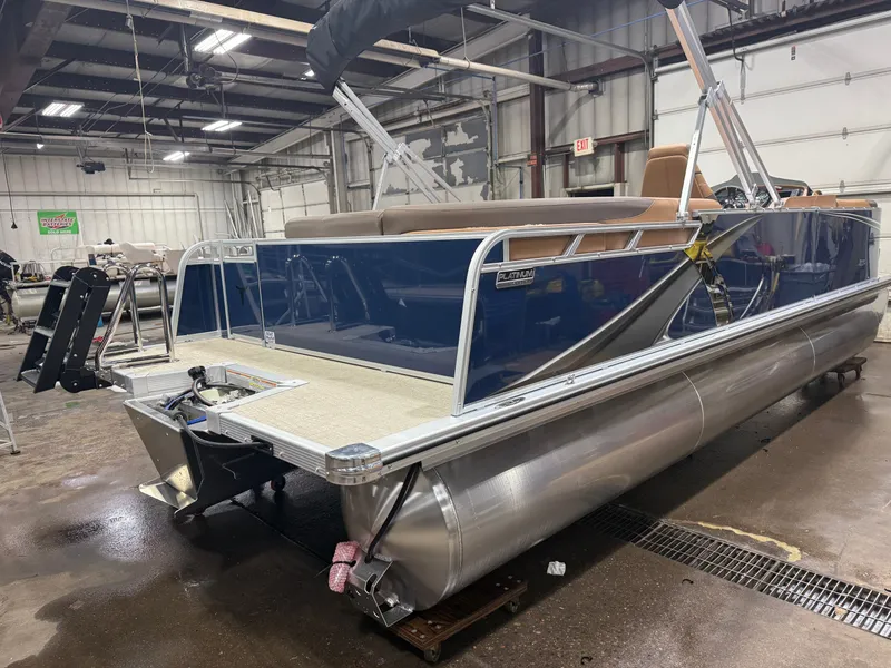 Slide: The Image of Tahoe LTZ 2385 Elite Cruise & Honda 4-Stroke EFI 2026 - 38